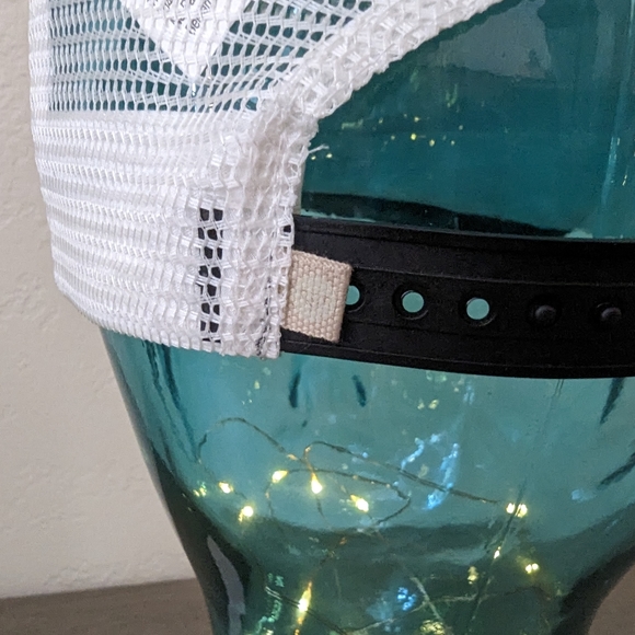 Roxy Truckin Trucker Snapback Hat - Picture 9 of 9